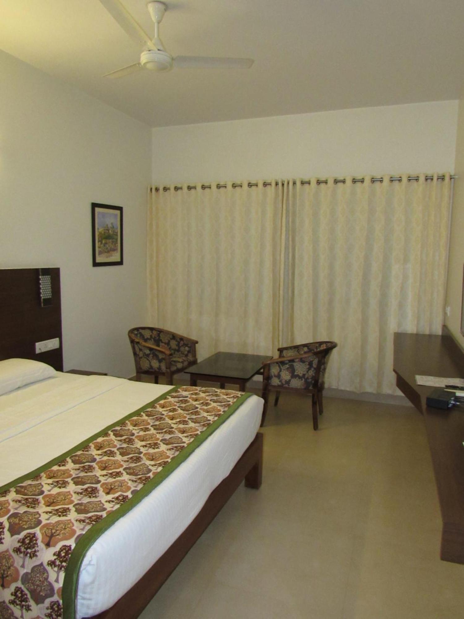 فندق Palguni Residency حسن المظهر الخارجي الصورة